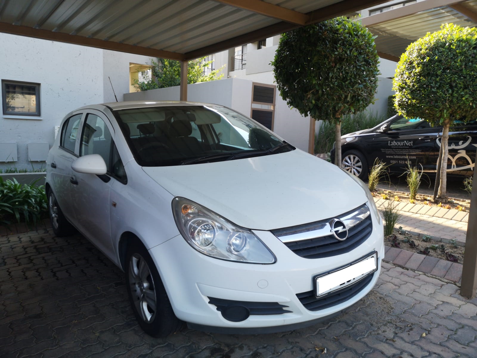 2010 Opel CORSA 1.4 ESSENTIA 5Dr
