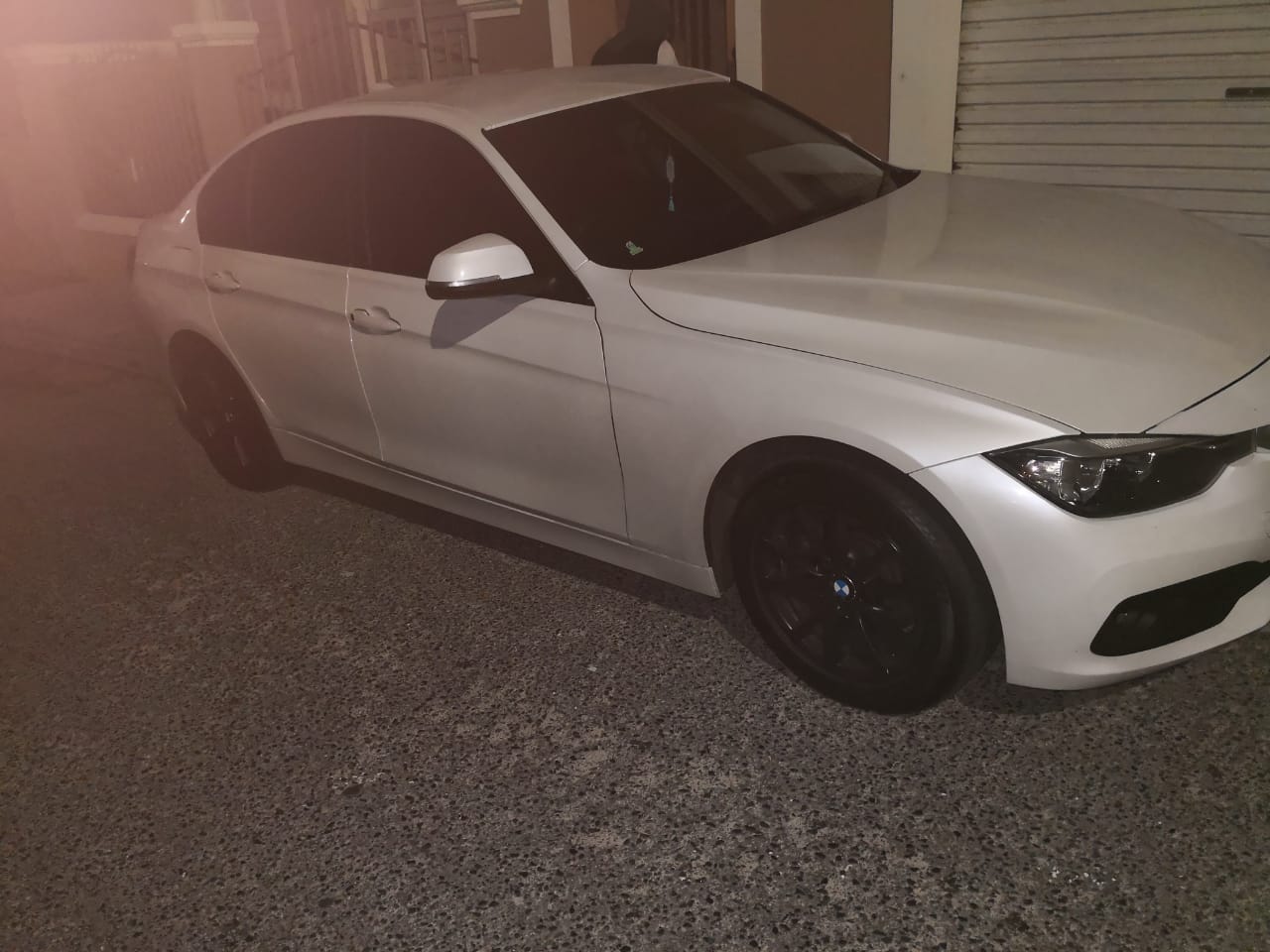 2016 BMW 320i (F30)