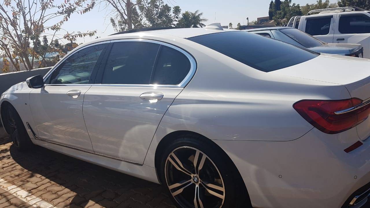 2016 BMW 740i