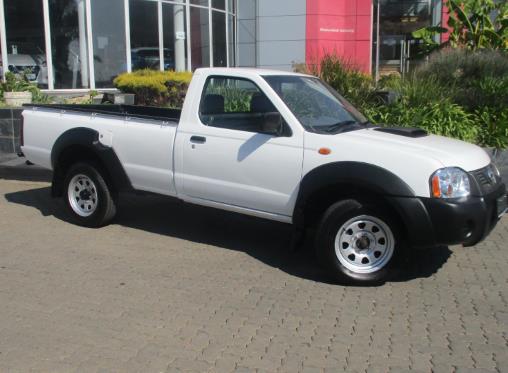 2018 Nissan NP300 LWB 4x4 2.0 petrol