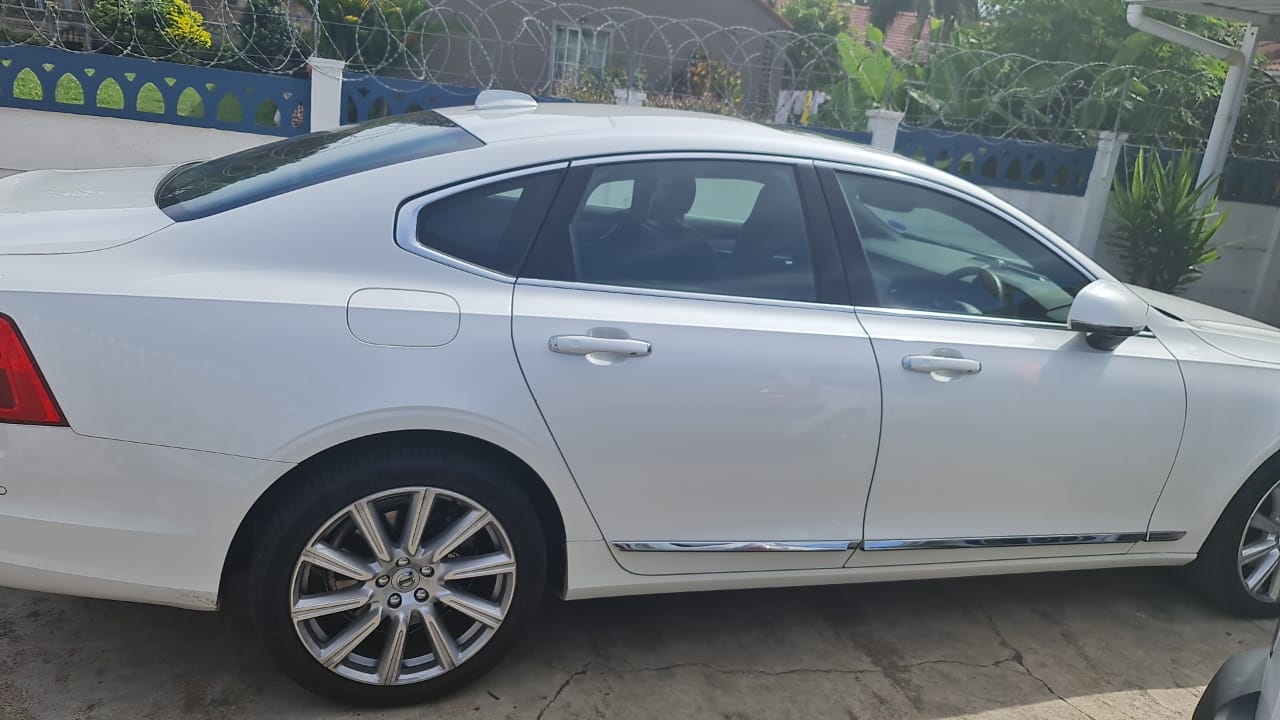 2018 Volvo S90 D5