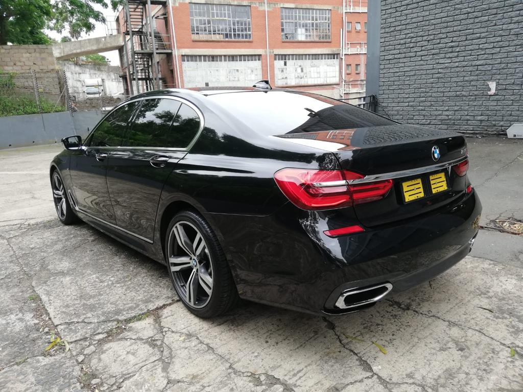 2016 BMW 750i