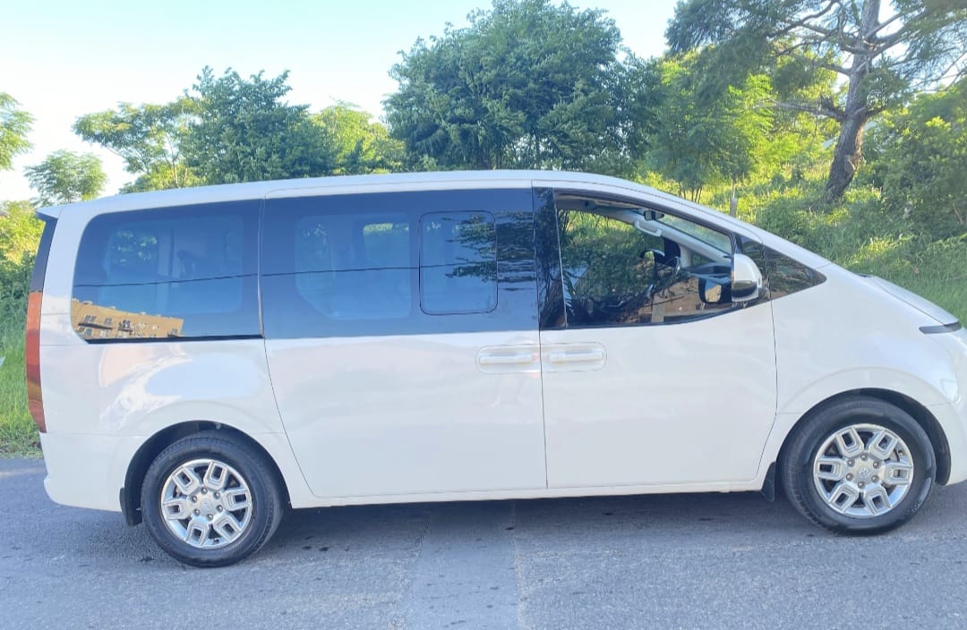 2024 Hyundai Staria 2.2 LUXURY