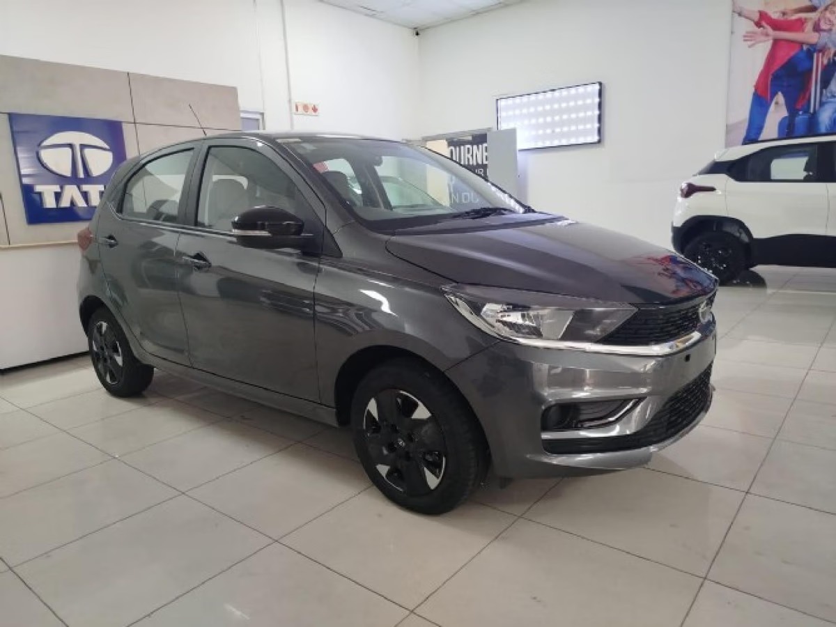 2025 Tata Tiago 1.2 XT AMT (Auto)  