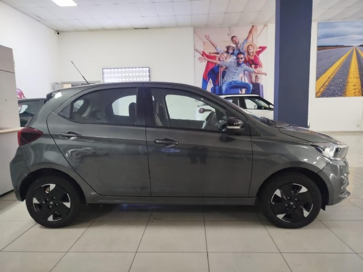 2025 Tata Tiago 1.2 XT MT (Manual) 
